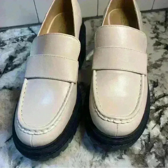 NWOB Michael Kors Women's Rocco Lug Sole Slip On Heeled Loafer - Picture 12 of 13